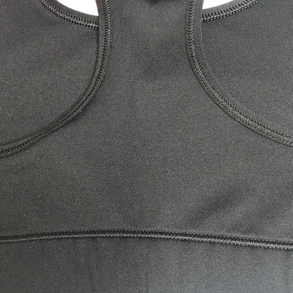 NIKE SPORTS BRA WITH TOTE AND WRISTBANDS GIFT SET - Picture 5 of 14